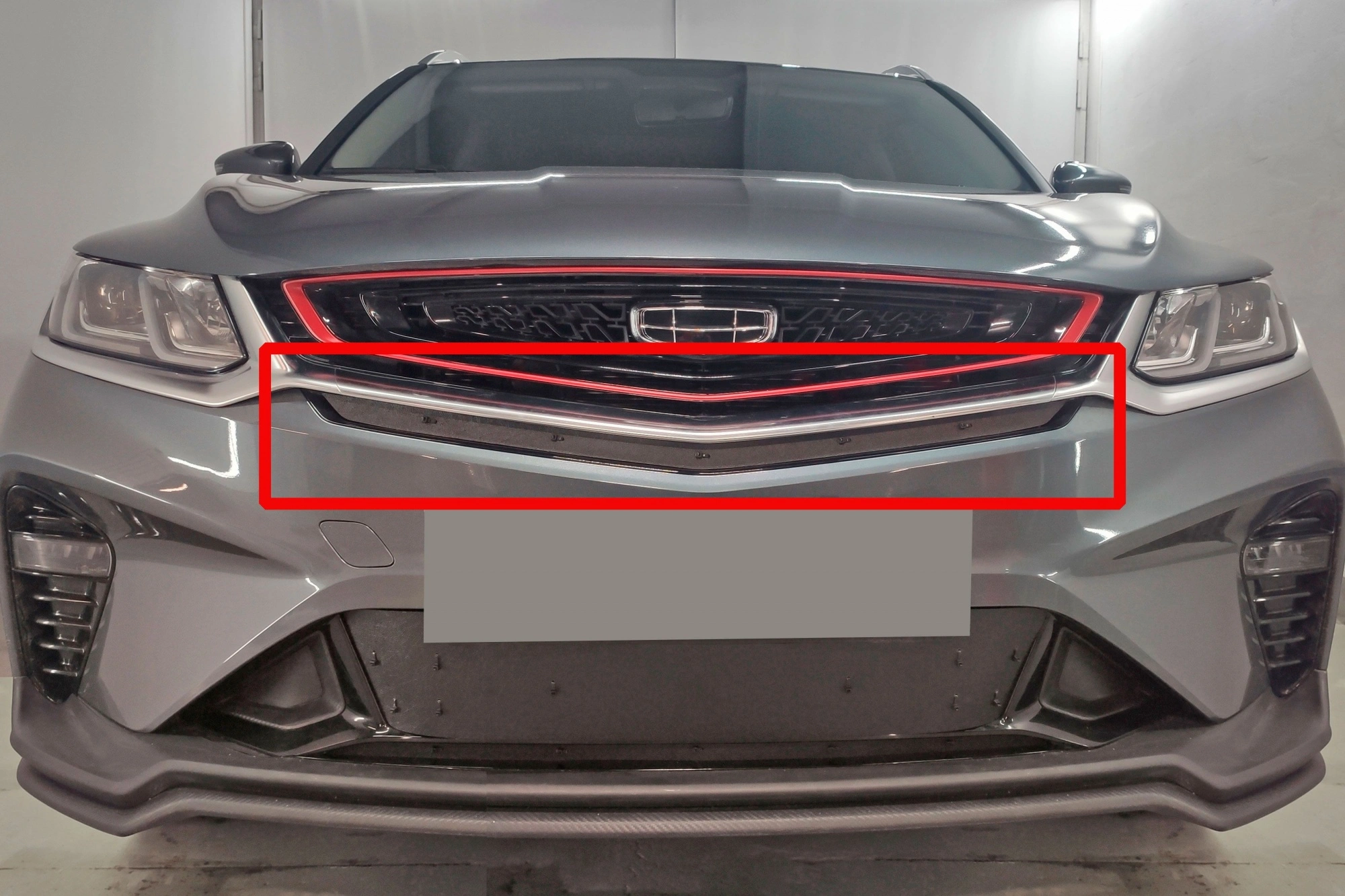 Зимняя заглушка радиатора на стяжке центр для Belgee X50 I