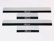 Накладки на пороги нержавеющая сталь под карбон 4шт. для Ford Focus III