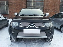 Защитная сетка радиатора низ для Mitsubishi L200 IV
