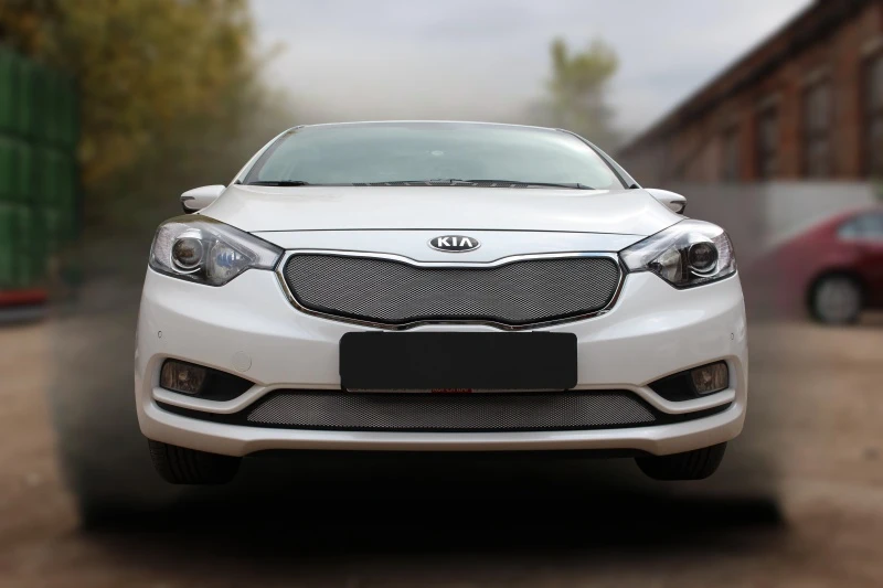 Комплект сеток chrome верх и низ для Kia Cerato III Хром Стрелка 11 KCER13.top.chrome-KCER13.bot.chrome