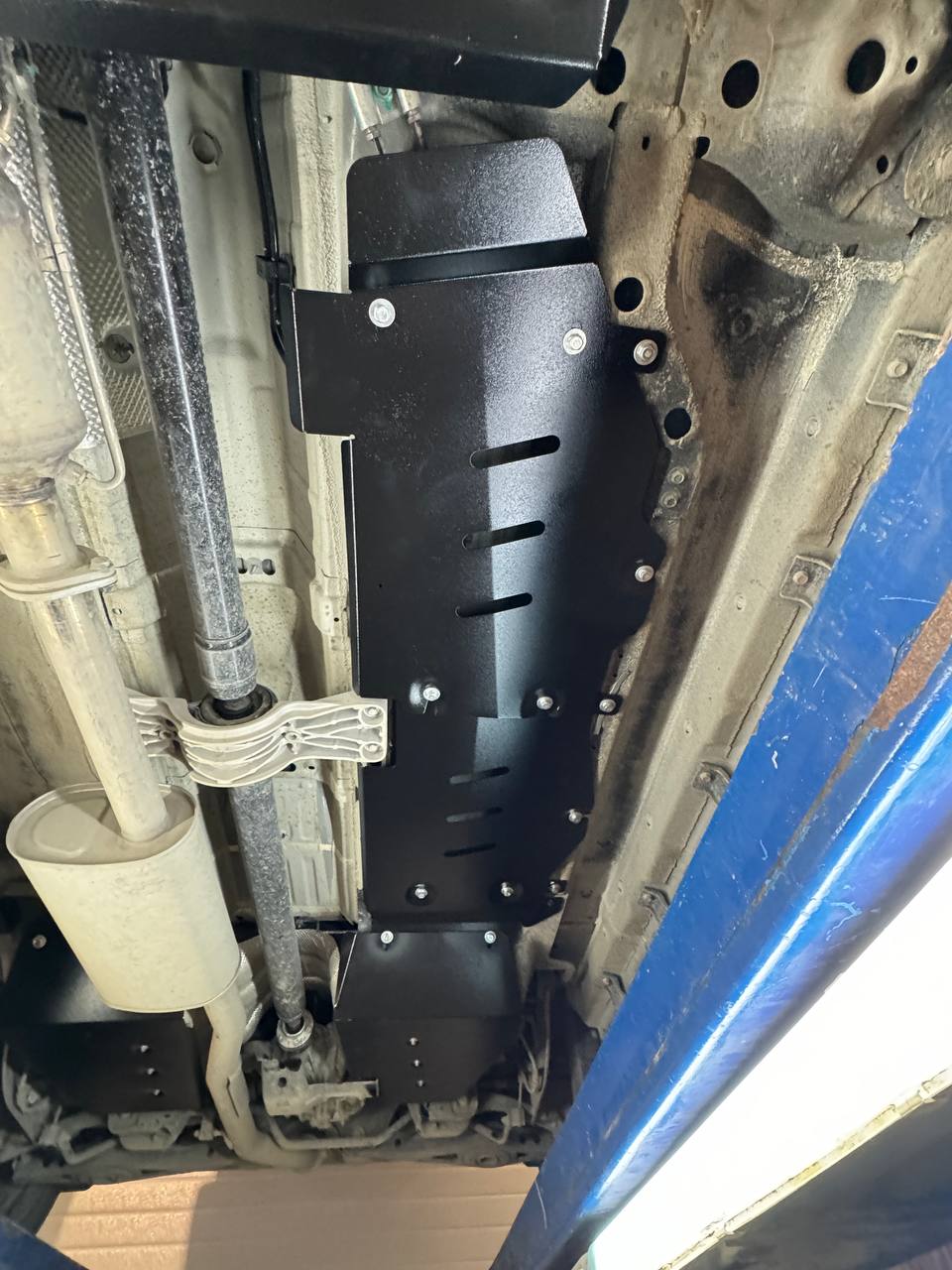 Защита топливопровода (2 части) для Jetour T2