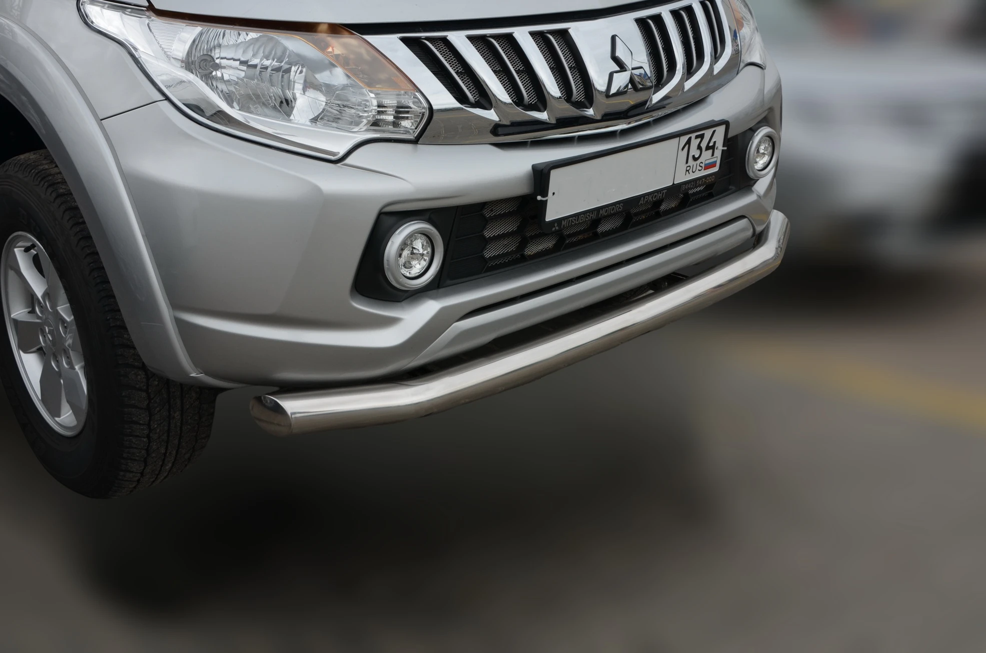 Защита переднего бампера d76 мм для Mitsubishi L200 V  Юко MSL200.15.02