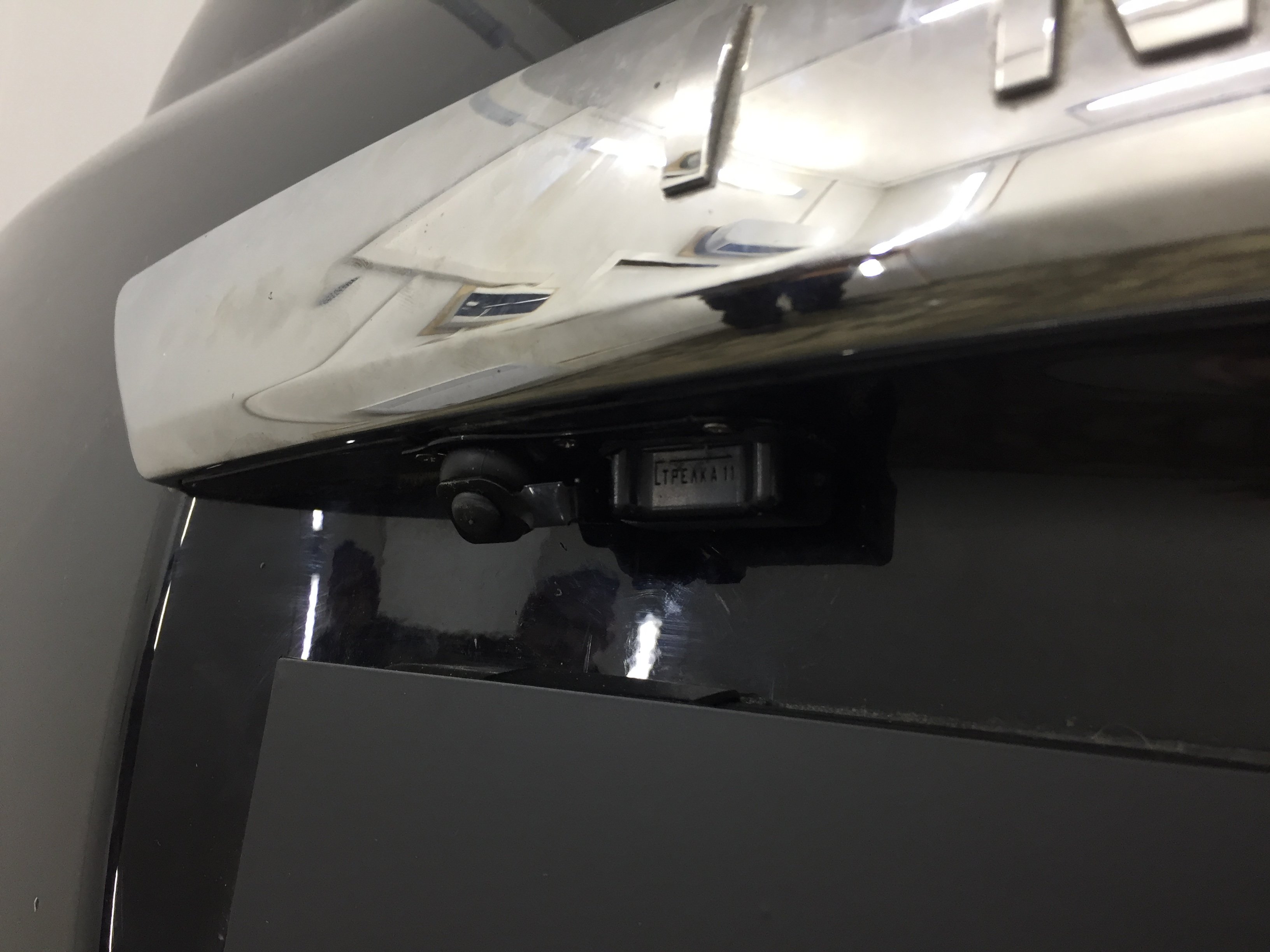 Защита камеры заднего вида для Infiniti QX56 II