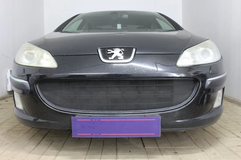Защитная сетка радиатора низ для Peugeot 407 Черный Стрелка 11 PEU407.bot.black