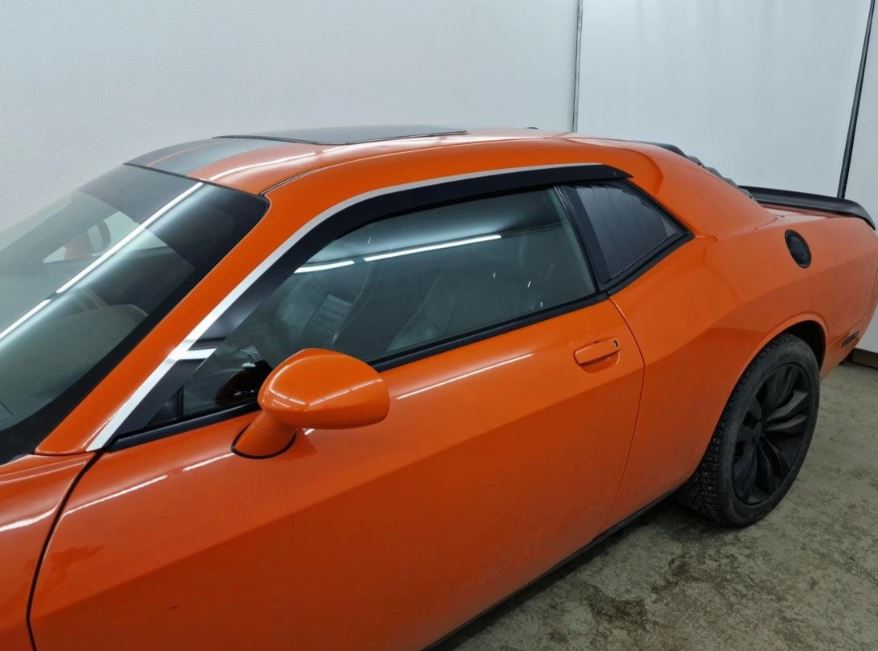 Дефлекторы окон 2D с хром накладками 2 шт. для Dodge Challenger III Рестайлинг 2