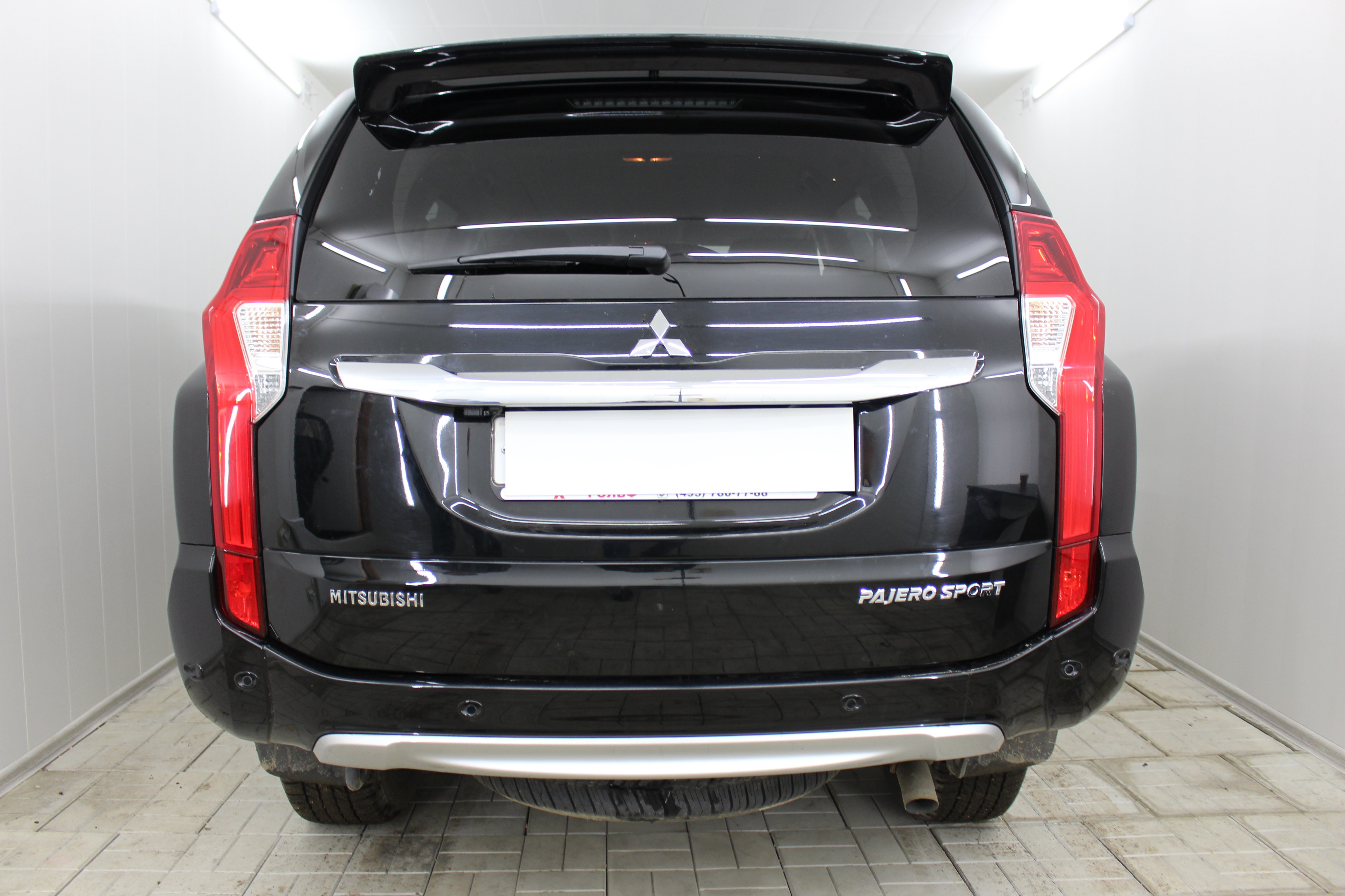 Защита камеры заднего вида для Mitsubishi Pajero Sport III Рестайлинг