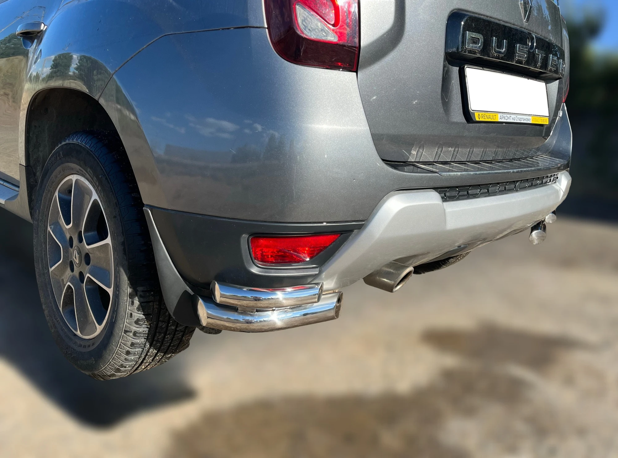 Защита заднего бампера угловая двойная d60/42 мм для Renault Duster I Рестайлинг  Юко RD.17.20
