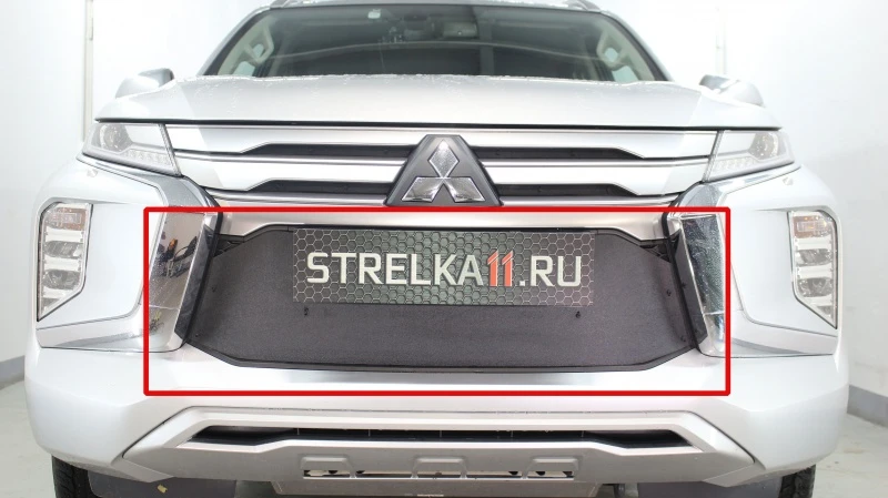 Зимняя заглушка радиатора на стяжке низ для Mitsubishi Pajero Sport III Рестайлинг Черный Стрелка 11 ZZ.MITPS21.bot