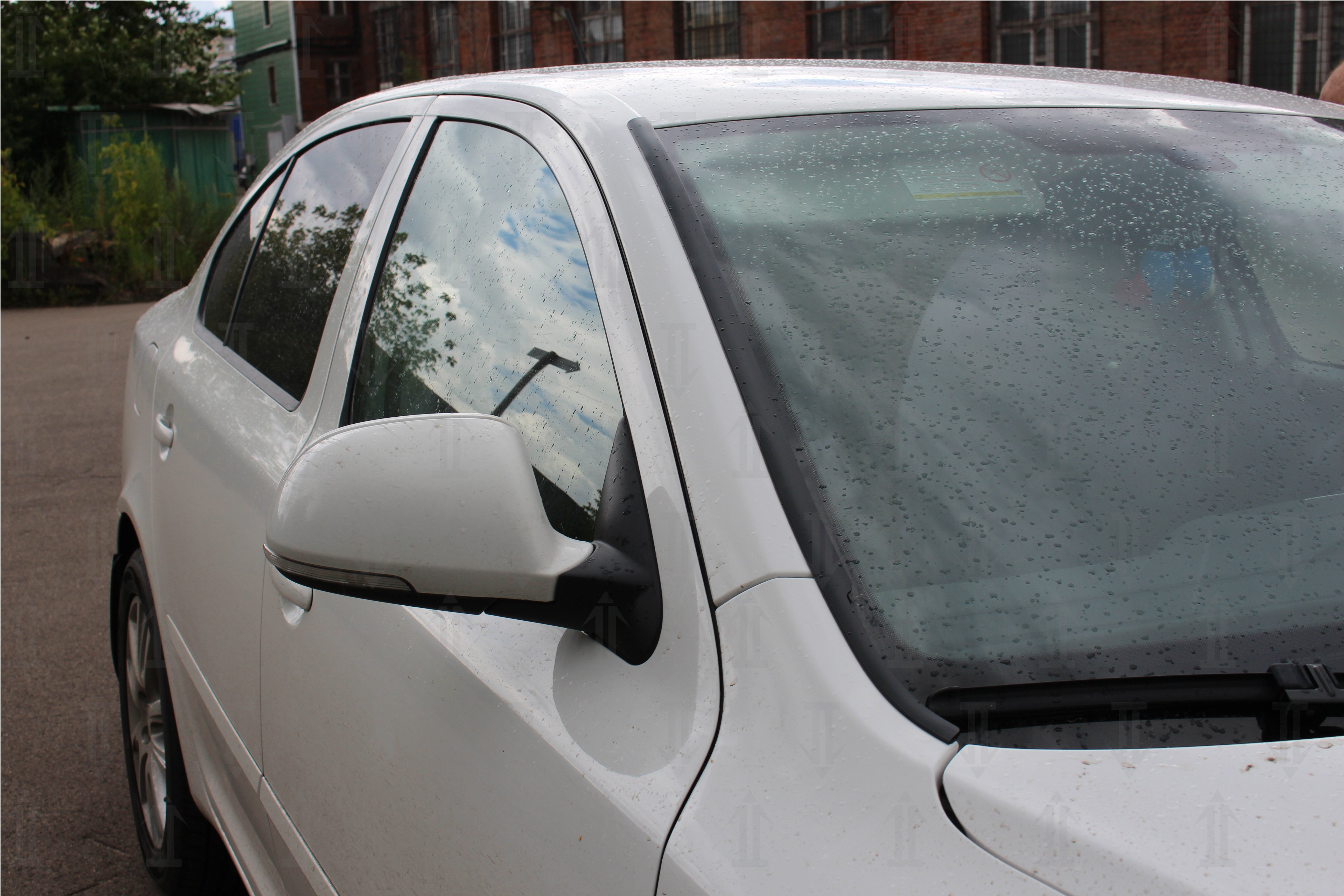 Дефлектор (водосток) лобового стекла для Skoda Octavia II (A5) Рестайлинг