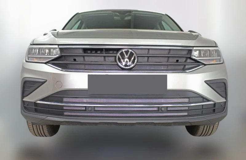 Комплект сеток chrome верх и низ для Volkswagen Tiguan II Рестайлинг Хром Стрелка 11 WVTIG20.top.chrome-WVTIG20.bot.chrome