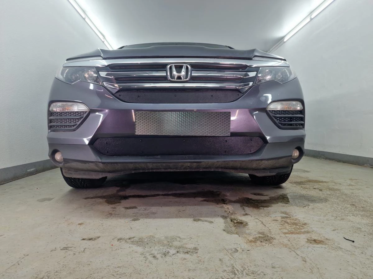 Зимняя заглушка радиатора на стяжке низ для Honda Pilot III