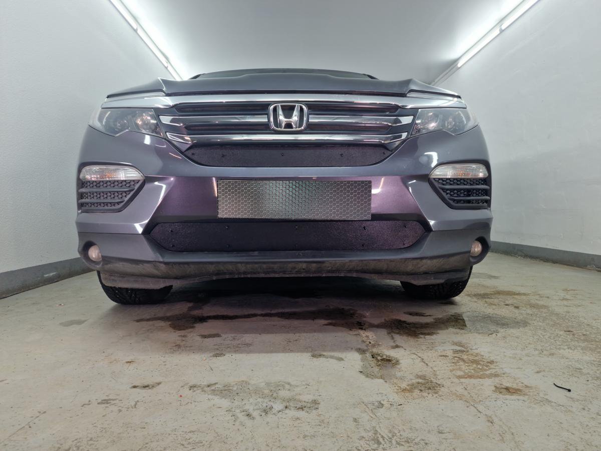 Зимняя заглушка радиатора на стяжке верх для Honda Pilot III