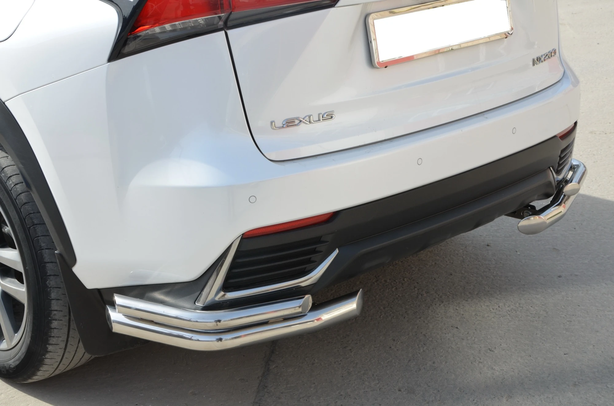 Защита заднего бампера двойная угловая d60/42 мм для Lexus NX I Рестайлинг  Юко LNX.200.17.20