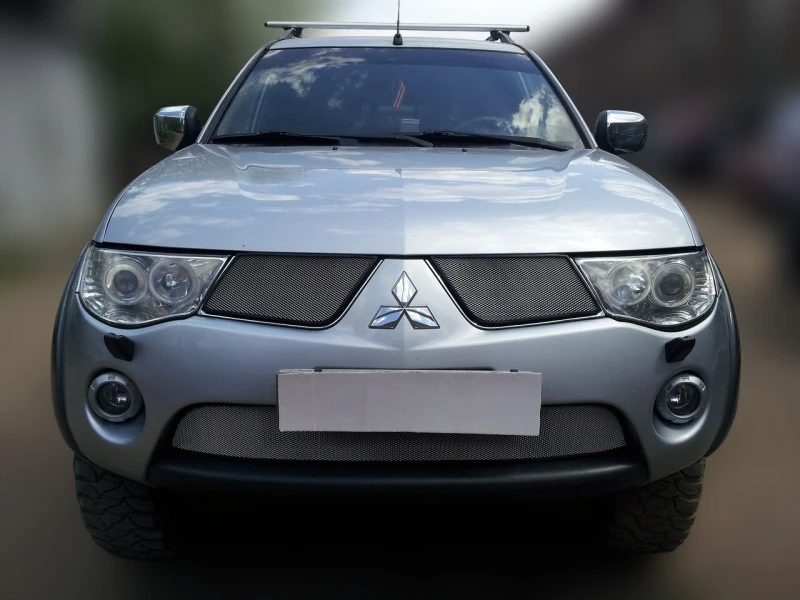 Комплект сеток chrome верх и низ для Mitsubishi L200 IV Хром Стрелка 11 MTL200.06-10.top.chrome-MTL200.06-10.bot.chrome