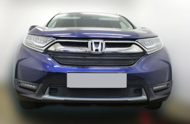 Комплект сеток black верх 2 части верх и низ с парктроником для Honda CR-V V Черный Стрелка 11 HCRV16.top.black-HCRV16.bot.black
