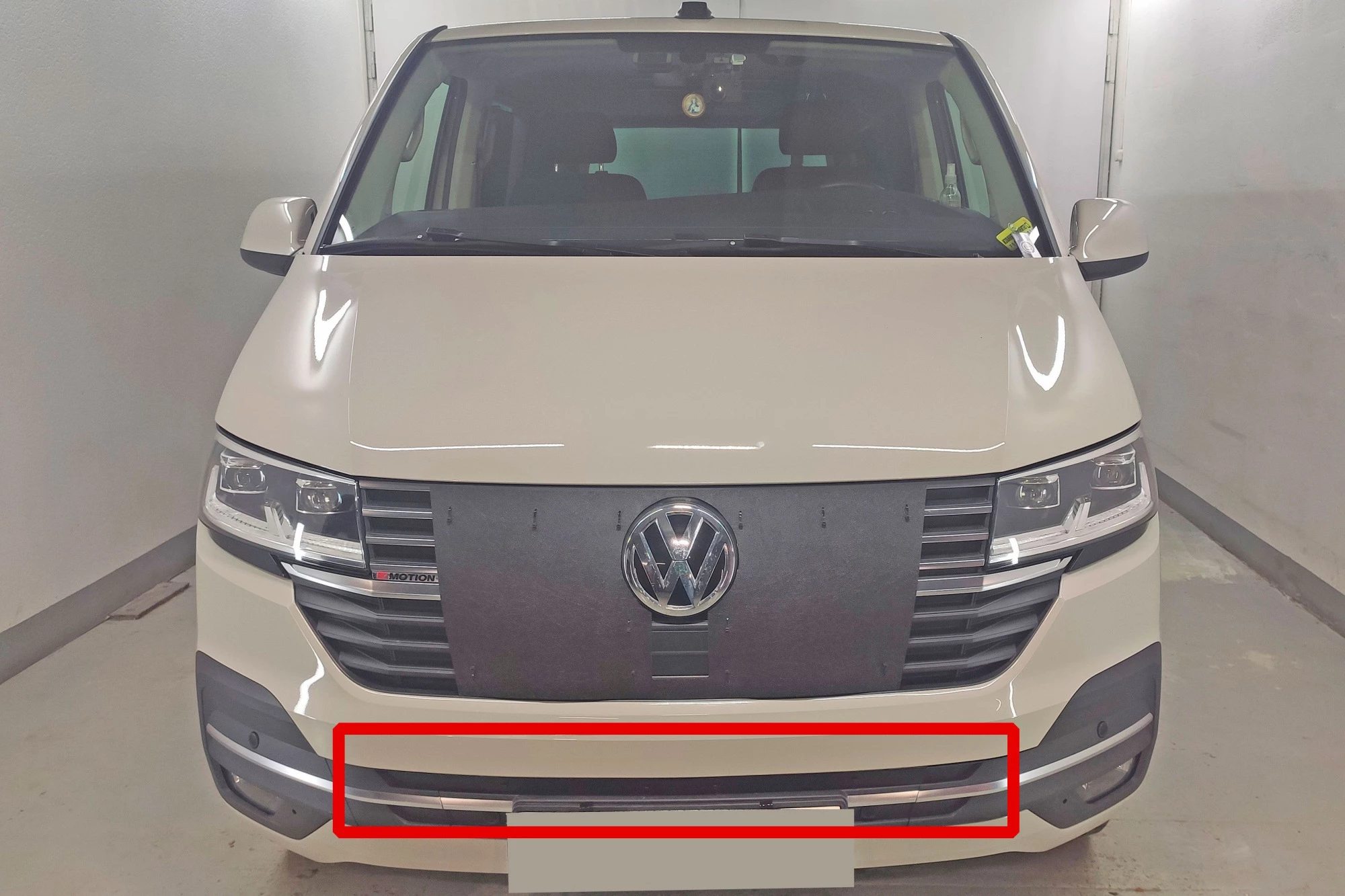 Зимняя заглушка радиатора на стяжке низ для Volkswagen Transporter T6 Рестайлинг