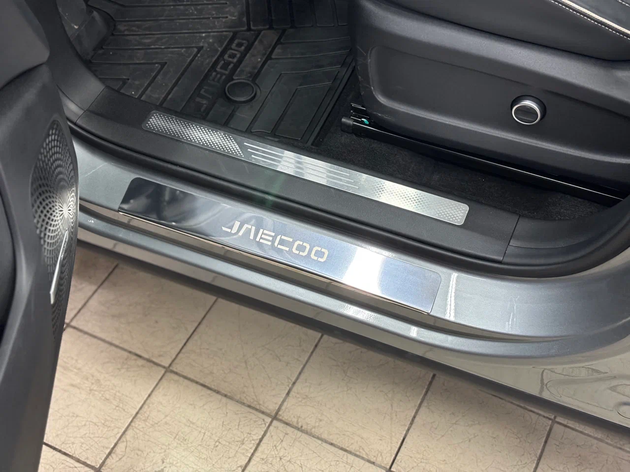 Накладки на пороги из нержавеющей стали 4шт. для Jaecoo J8