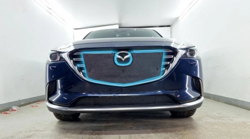 Зимняя заглушка радиатора на стяжке верх для Mazda CX-9 II Рестайлинг Черный Стрелка 11 ZZ.MAZCX9.16.top