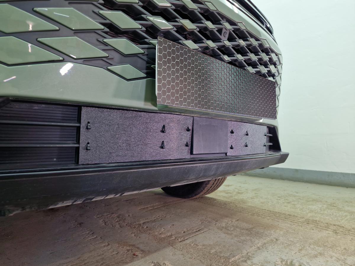 Зимняя заглушка радиатора на стяжке низ (2 части) для EXEED RX