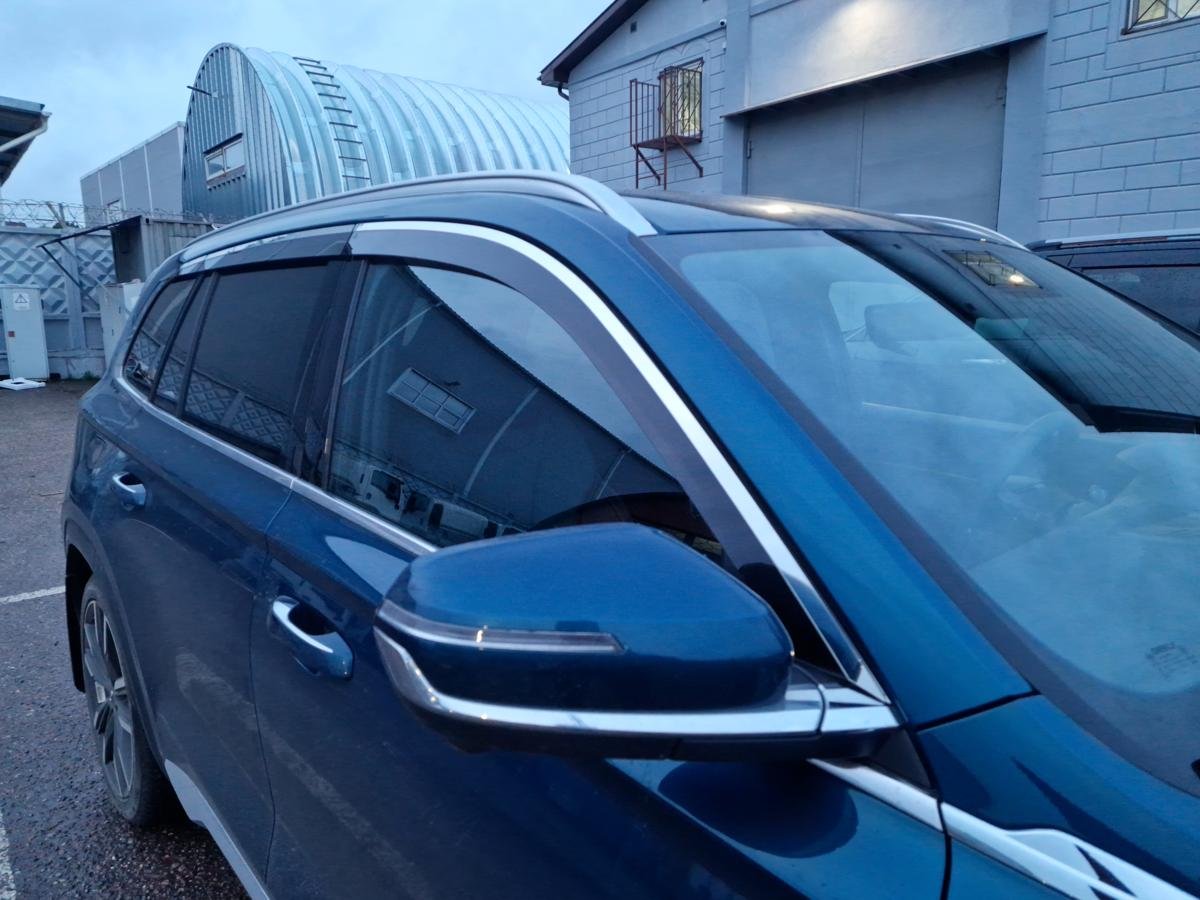 Дефлекторы окон с хром накладками 2D 6 шт для Geely Monjaro
