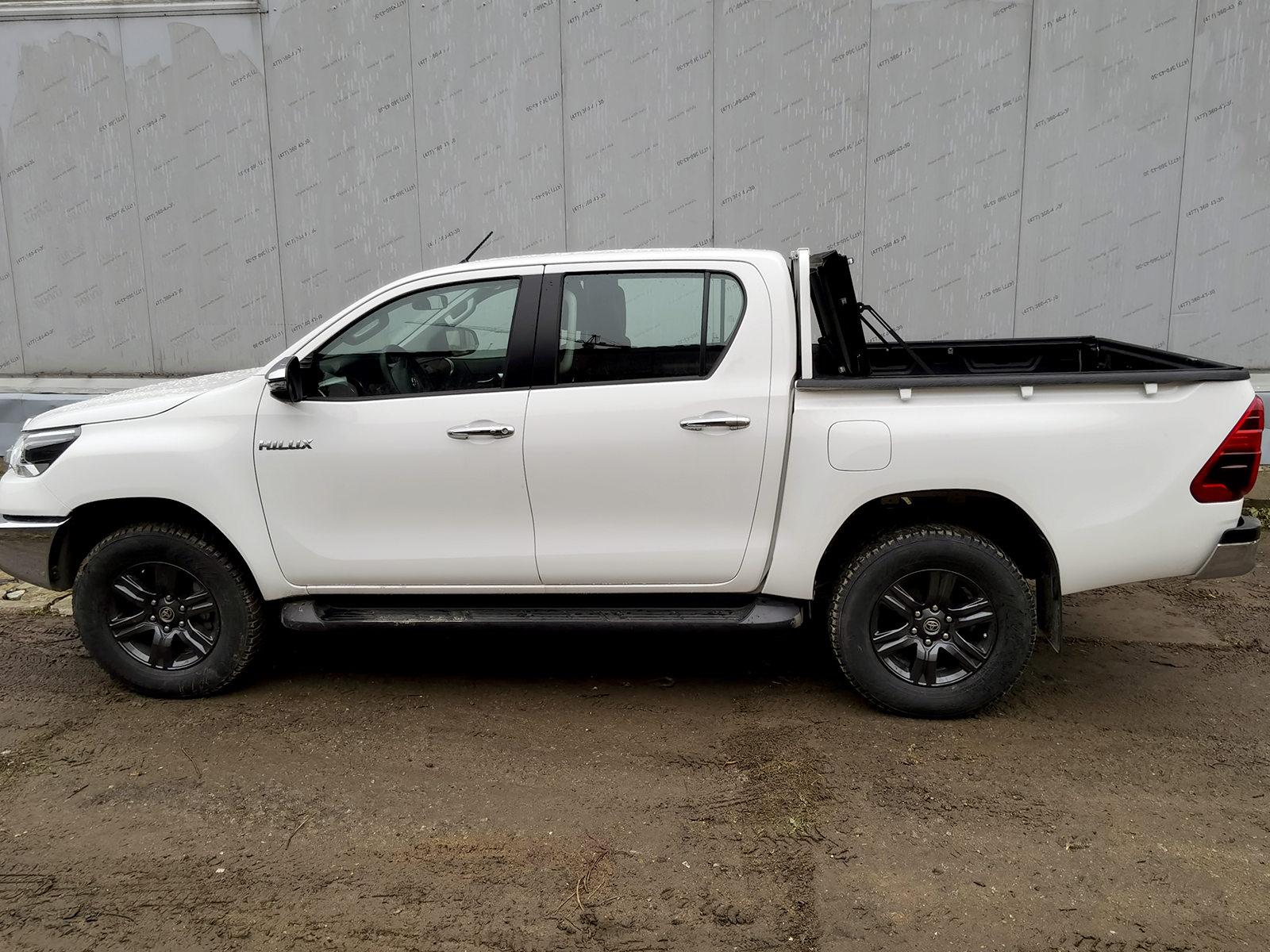 Крышкаx 4-х секционная HAL 4S STANDART (для авто рынка ОАЭ) для Toyota Hilux VIII