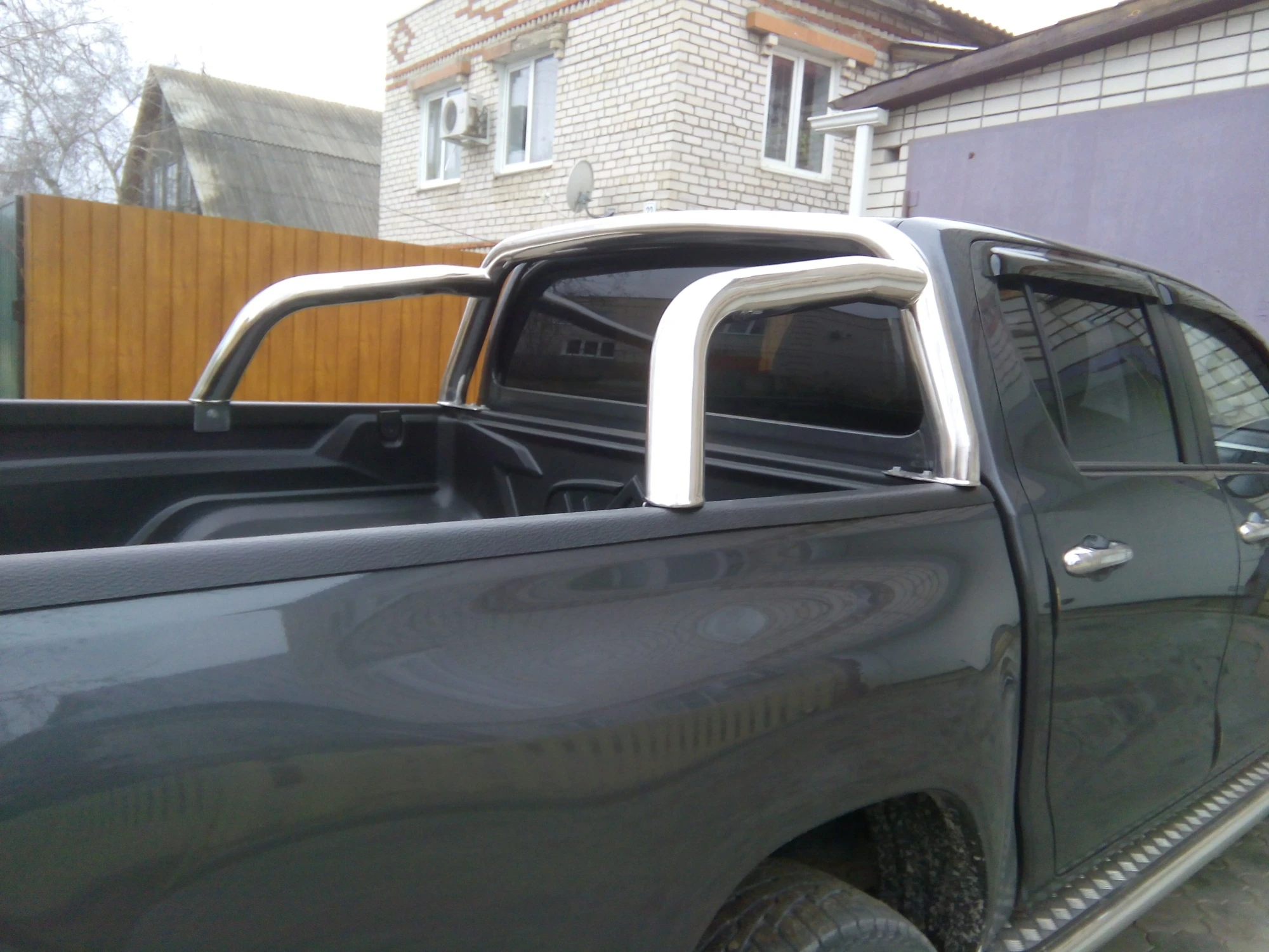Защитные дуги d76 мм для Toyota Hilux VIII  Юко THL.15.90-1