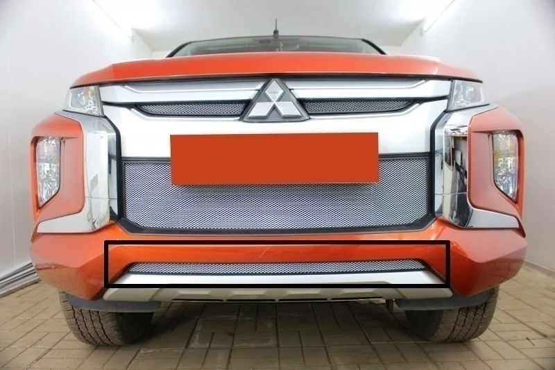 Защитная сетка радиатора низ для Mitsubishi L200 V Рестайлинг Хром Стрелка 11 MITL200V19.bot.chrome