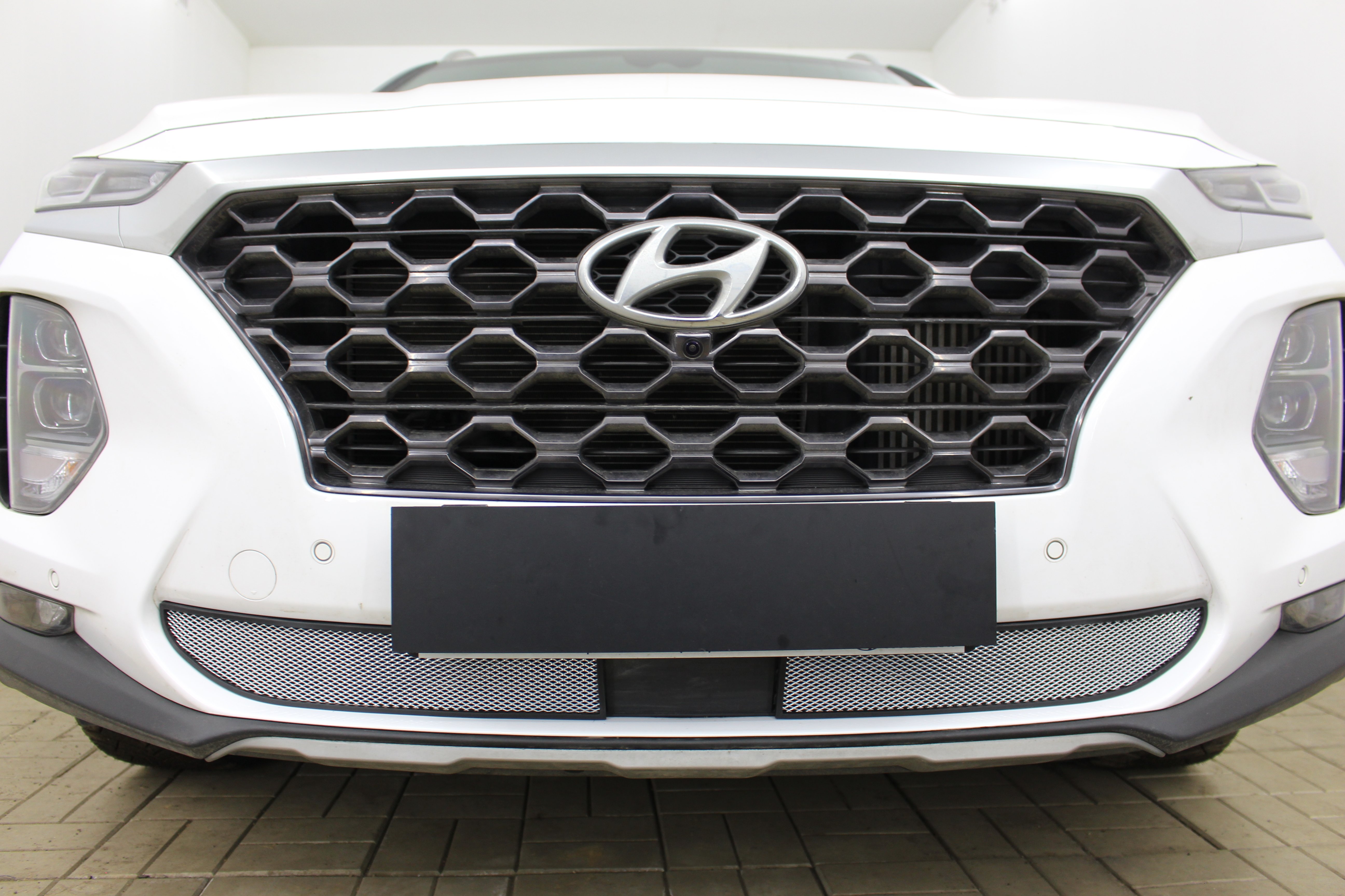 Защитная сетка радиатора низ, с датчикос АСС для Hyundai Santa Fe IV