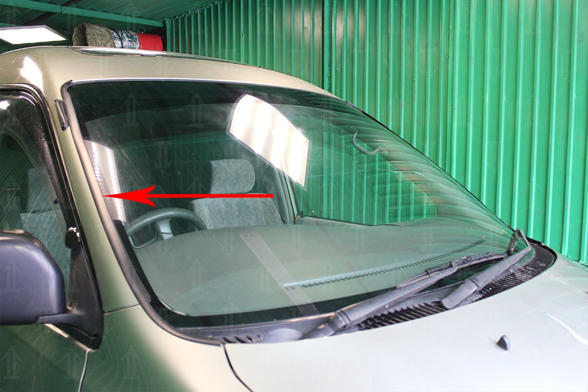 Дефлектор (водосток) лобового стекла для Toyota Lite Ace V