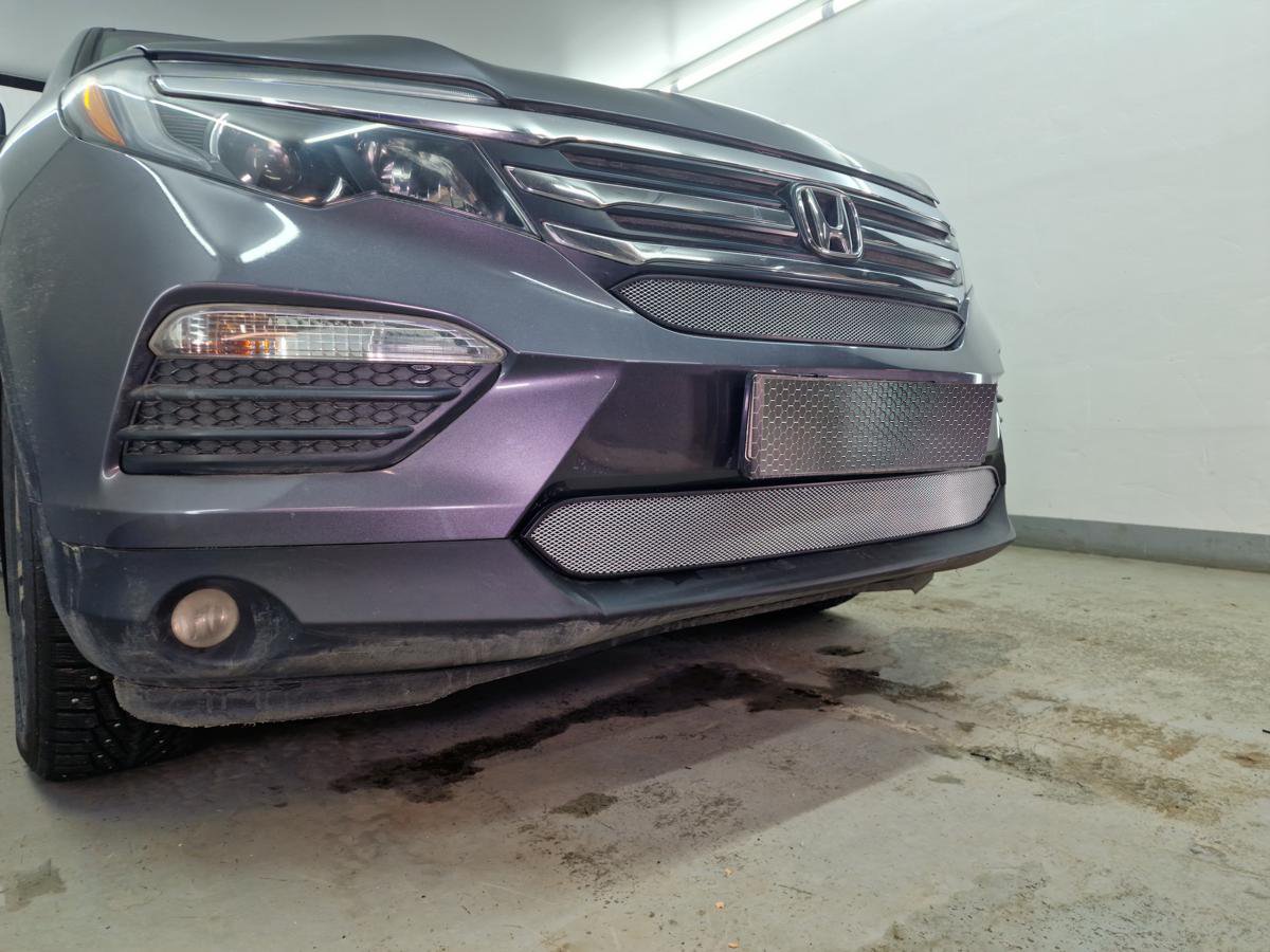 Защитная сетка радиатора низ для Honda Pilot III