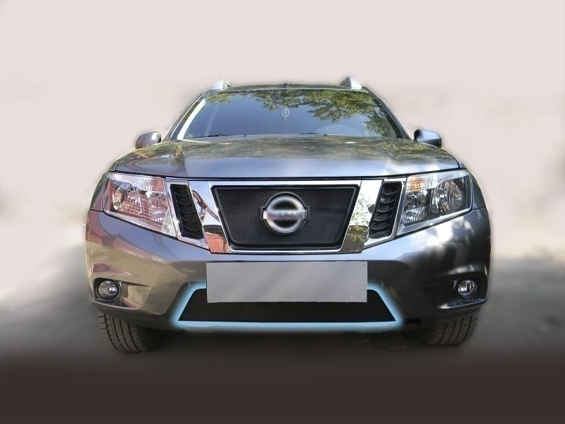 Защитная сетка радиатора низ для Nissan Terrano III (D10) Черный Стрелка 11 NISTER.bot.black