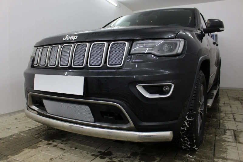 Защитная сетка радиатора низ для Jeep Grand Cherokee IV (WK2) Рестайлинг 2 Хром Стрелка 11 JGCH18.bot2.chrome