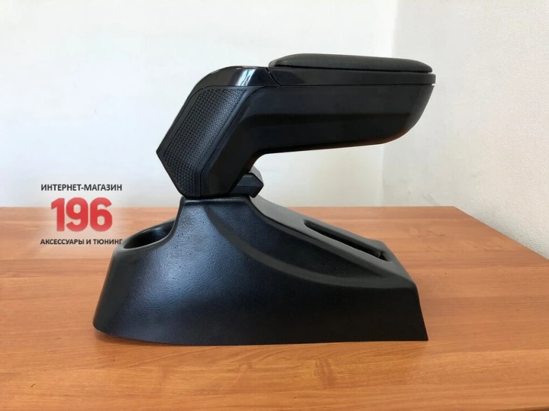 Подлокотник модельный ARM-2 Black с USB-розеткой для Volkswagen Polo V Рестайлинг  INOX ARM2014 black (с USB)