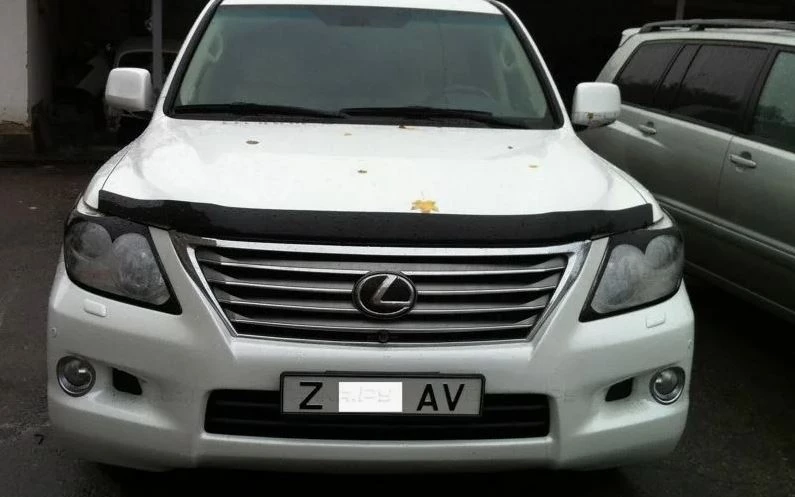 Дефлектор капота темный для Lexus LX III Рестайлинг