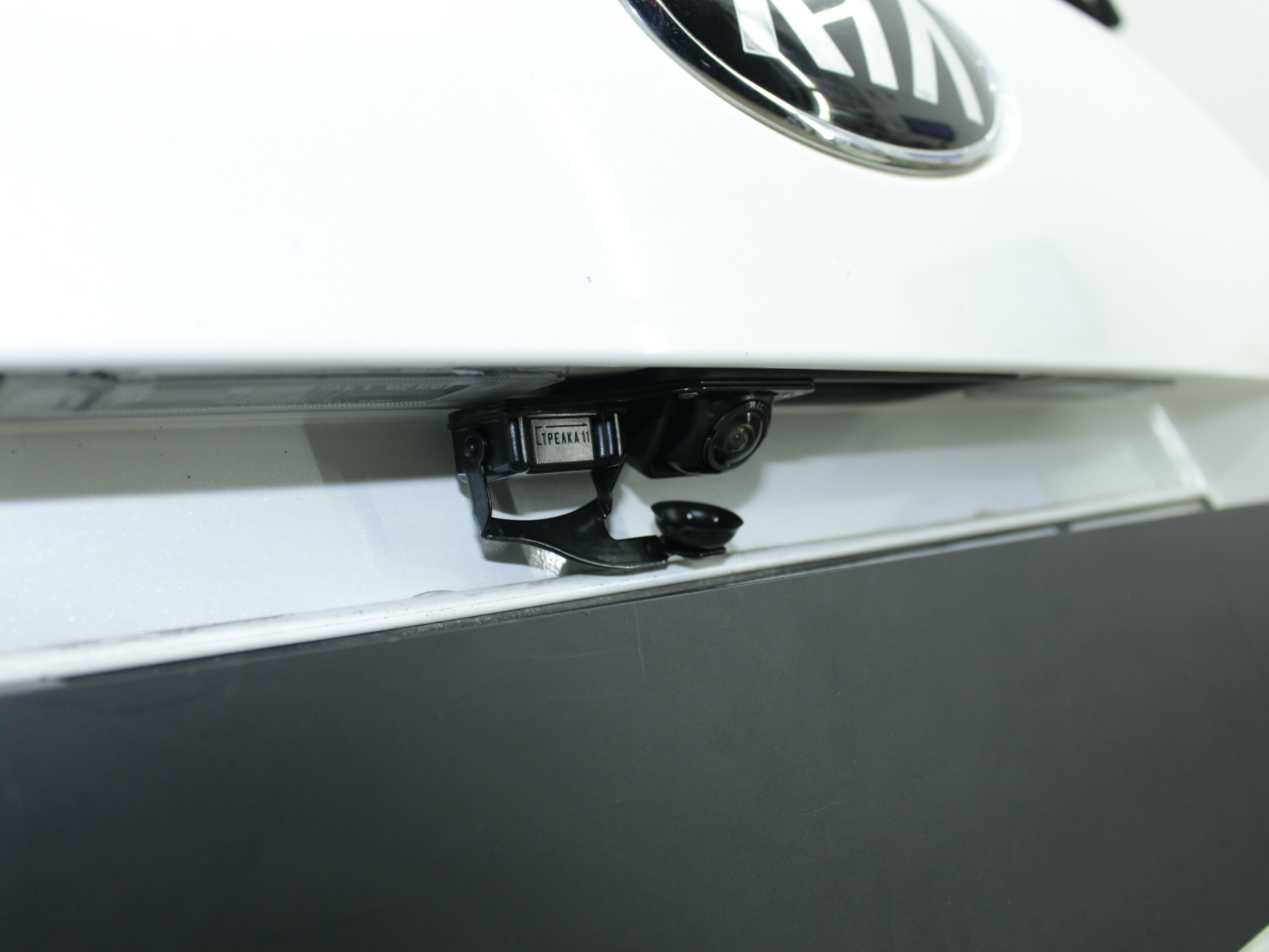 Защита камеры заднего вида для Land Rover Discovery IV