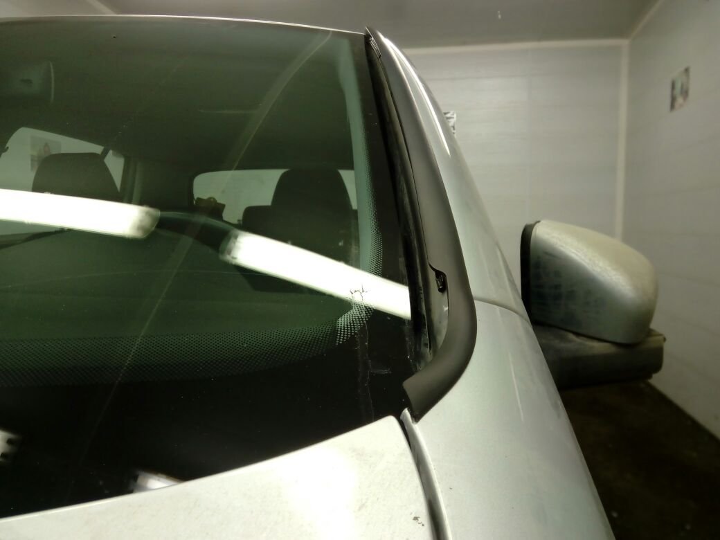 Дефлектор (водосток) лобового стекла для Volkswagen Golf VI