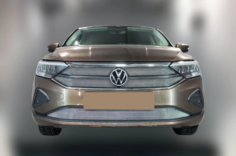 Комплект сеток chrome верх верх 4 части Exclusive и низ для Volkswagen Polo VI Хром Стрелка 11 VWPOL20.bot.chrome-VWPOL20.top.chrome