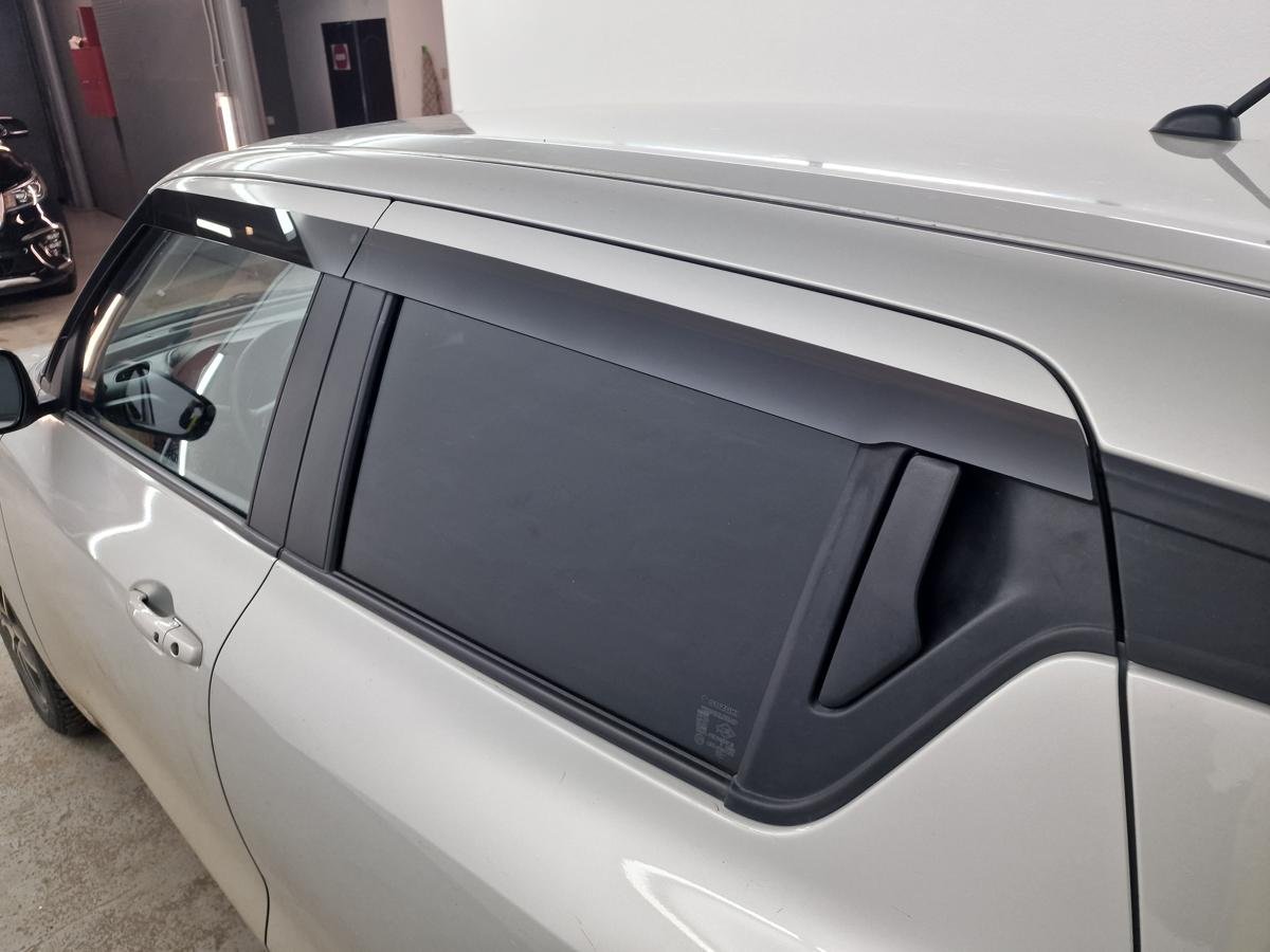 Дефлекторы окон 2D 4 шт для Suzuki Swift V (рынок Европы, ОАЭ)
