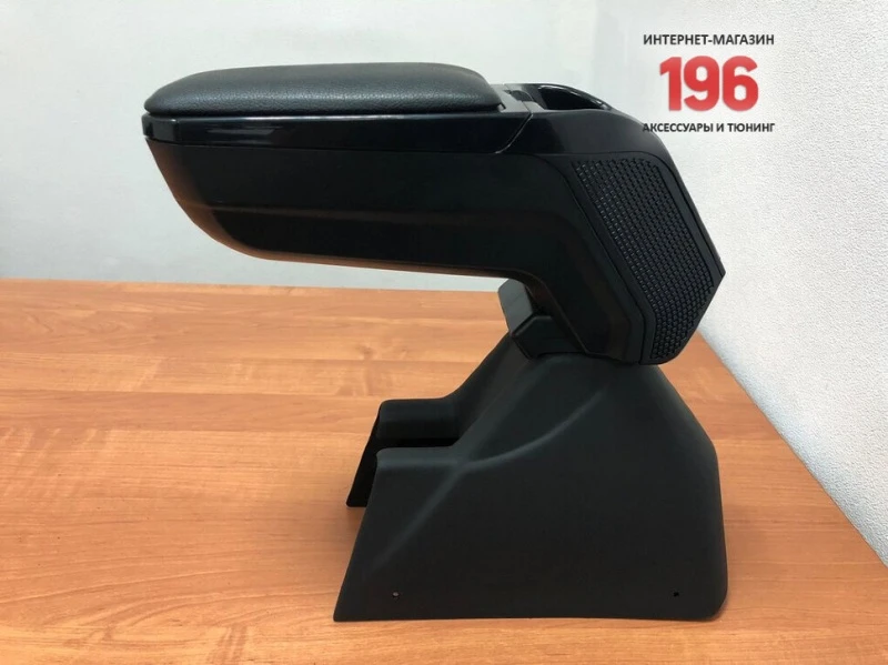 Подлокотник модельный ARM-2 Black для LADA (ВАЗ) XRAY I  INOX ARM2004 Black