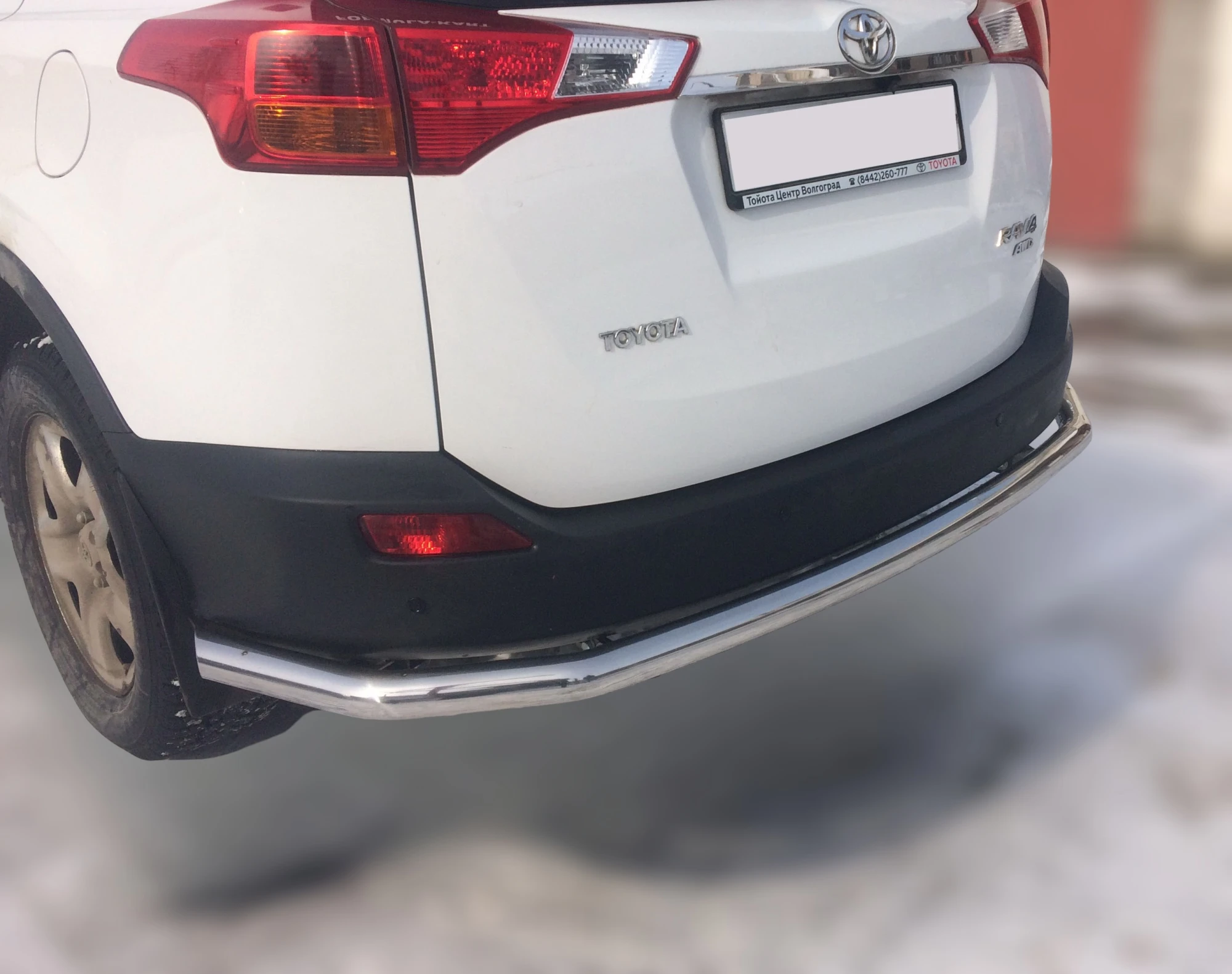 Защита заднего бампера угловая большая двойная d60/42 мм для Toyota RAV4 IV (XA40) Рестайлинг  Юко TRAV.15.21
