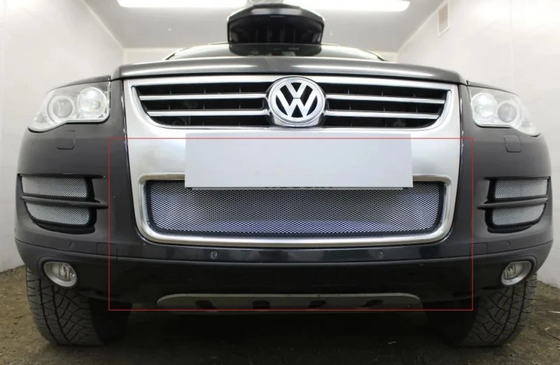 Защитная сетка радиатора боковые 4 части для Volkswagen Touareg I Рестайлинг Хром Стрелка 11 VWTOUAR07.cor.chrome