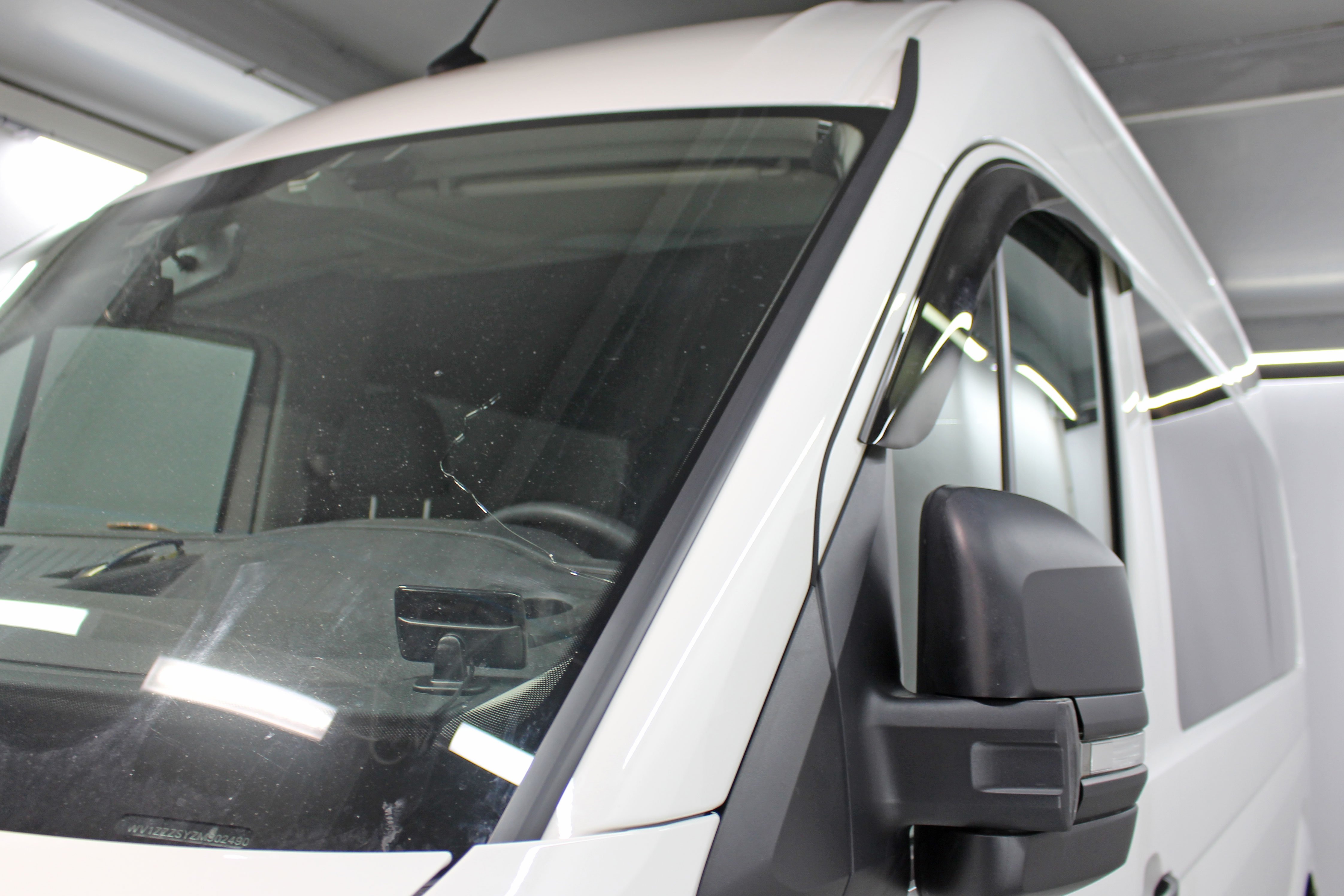 Дефлектор (водосток) лобового стекла для Volkswagen Сrafter (7C0) II