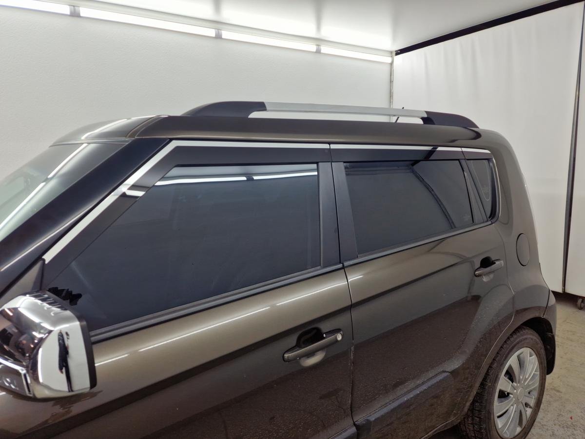 Дефлекторы окон с хром накладками 2D 6 шт для Kia Soul I