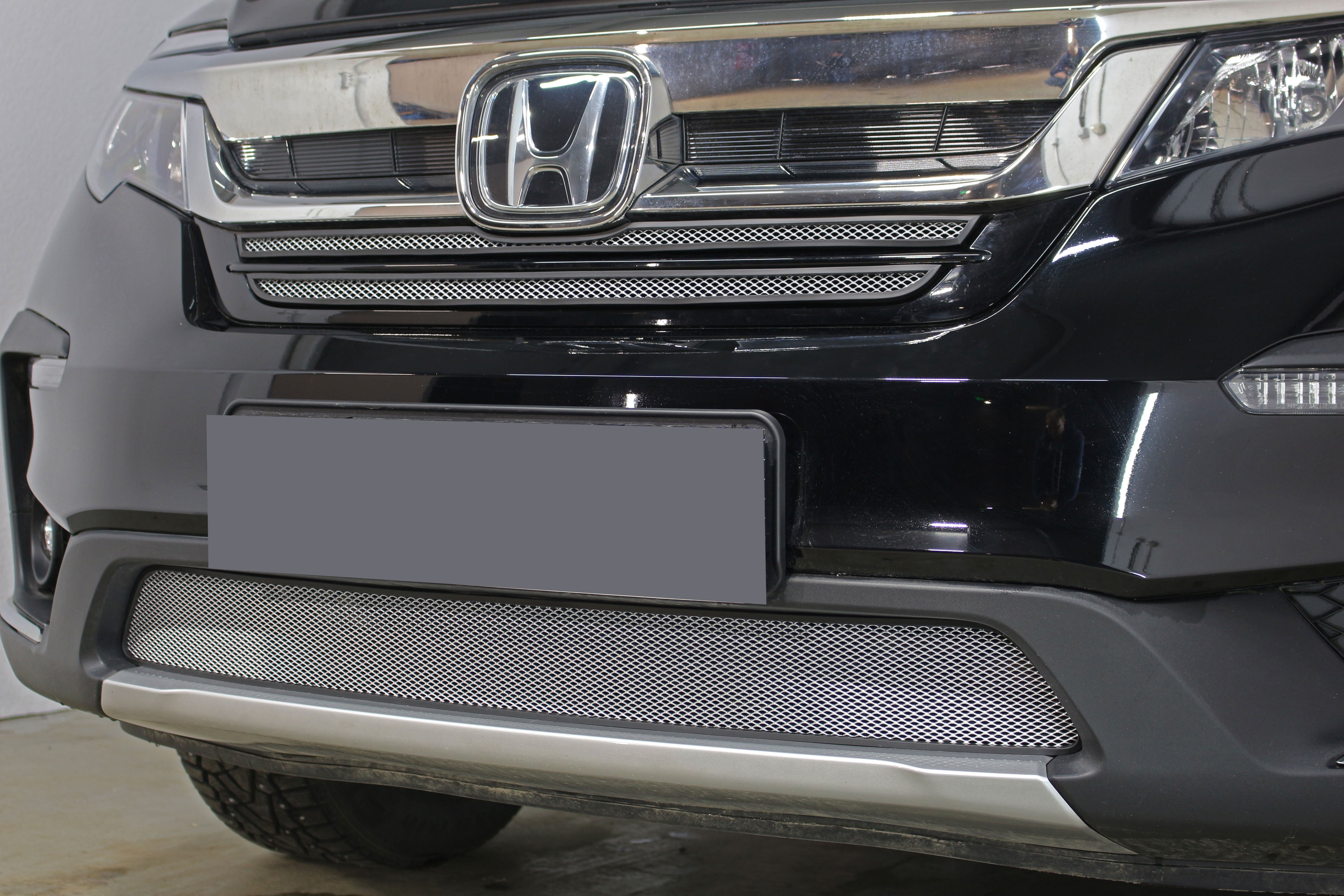 Защитная сетка радиатора верх 2 части для Honda Pilot III Рестайлинг