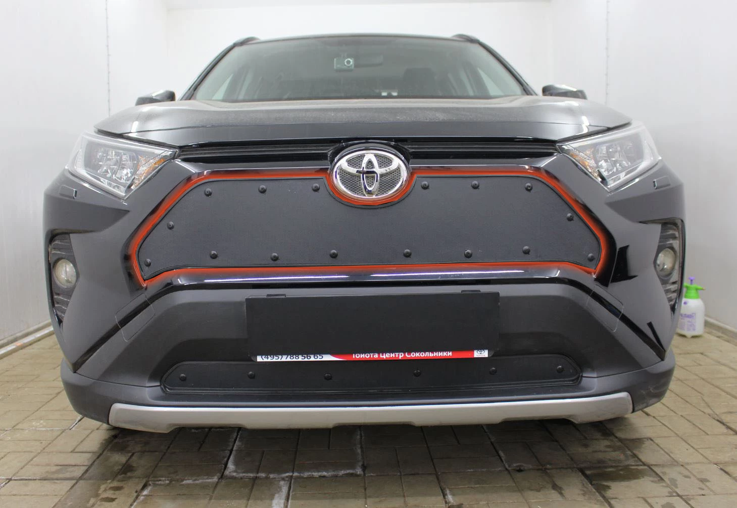 Зимняя заглушка радиатора к съемной сетке верх для Toyota RAV4 V (XA50)