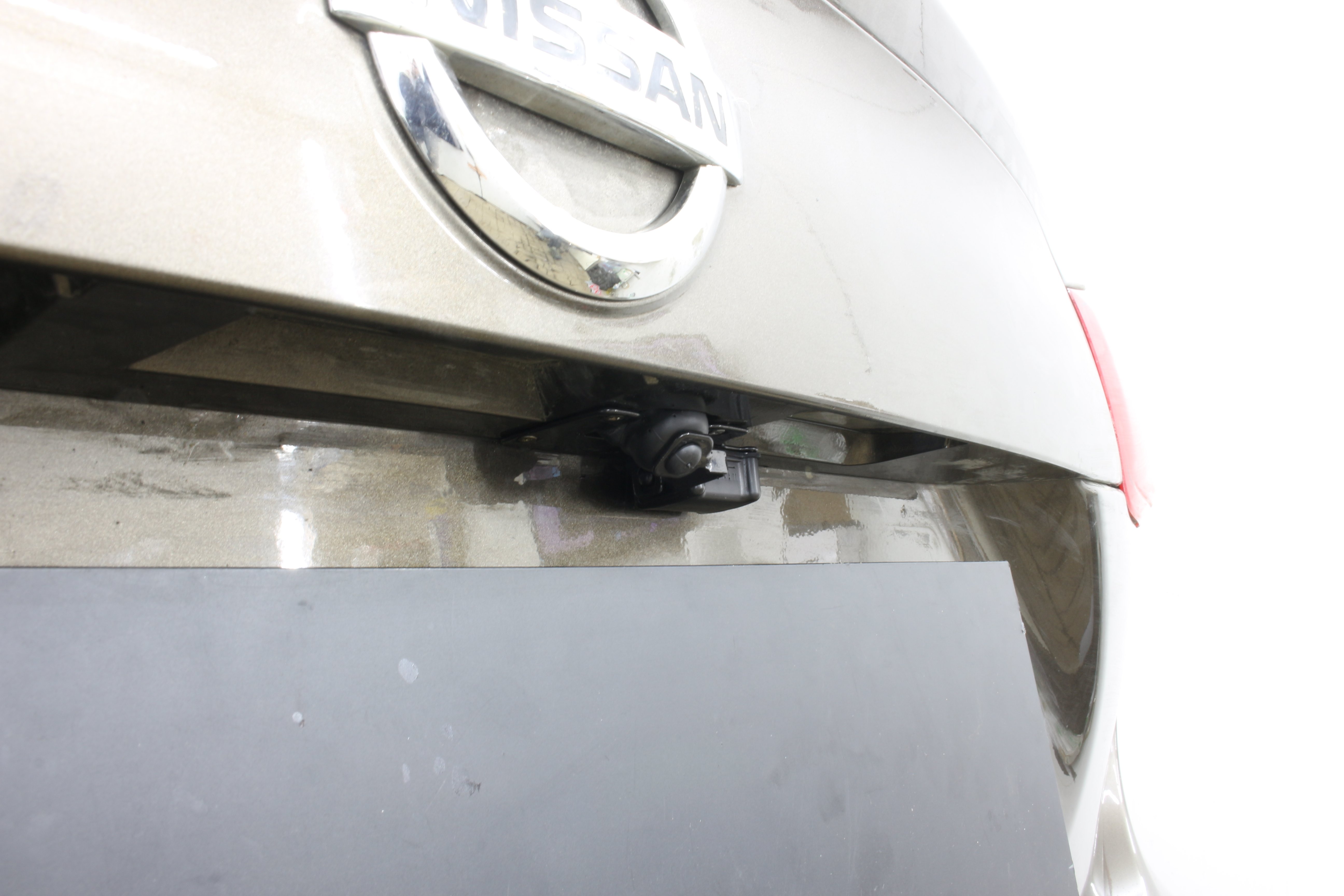 Защита камеры заднего вида для Nissan Qashqai II