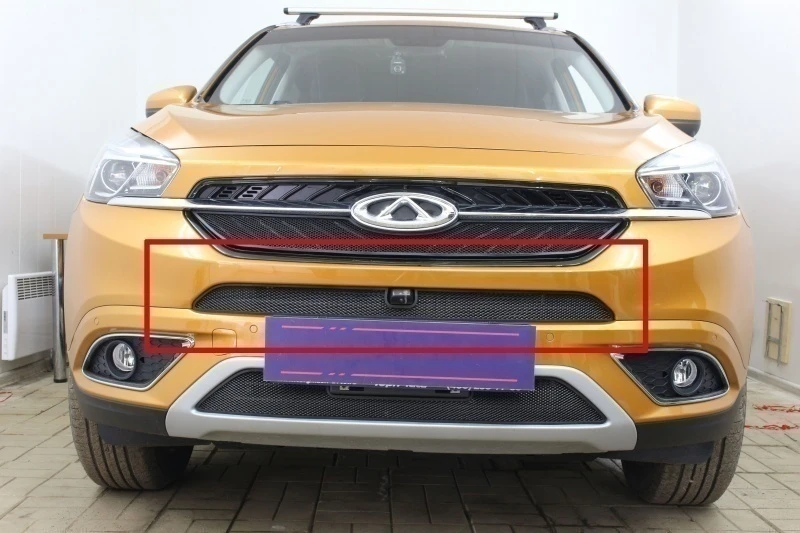 Защитная сетка радиатора центр с камерой для Chery Tiggo 7 I Черный Стрелка 11 CHTIG7.cam.black
