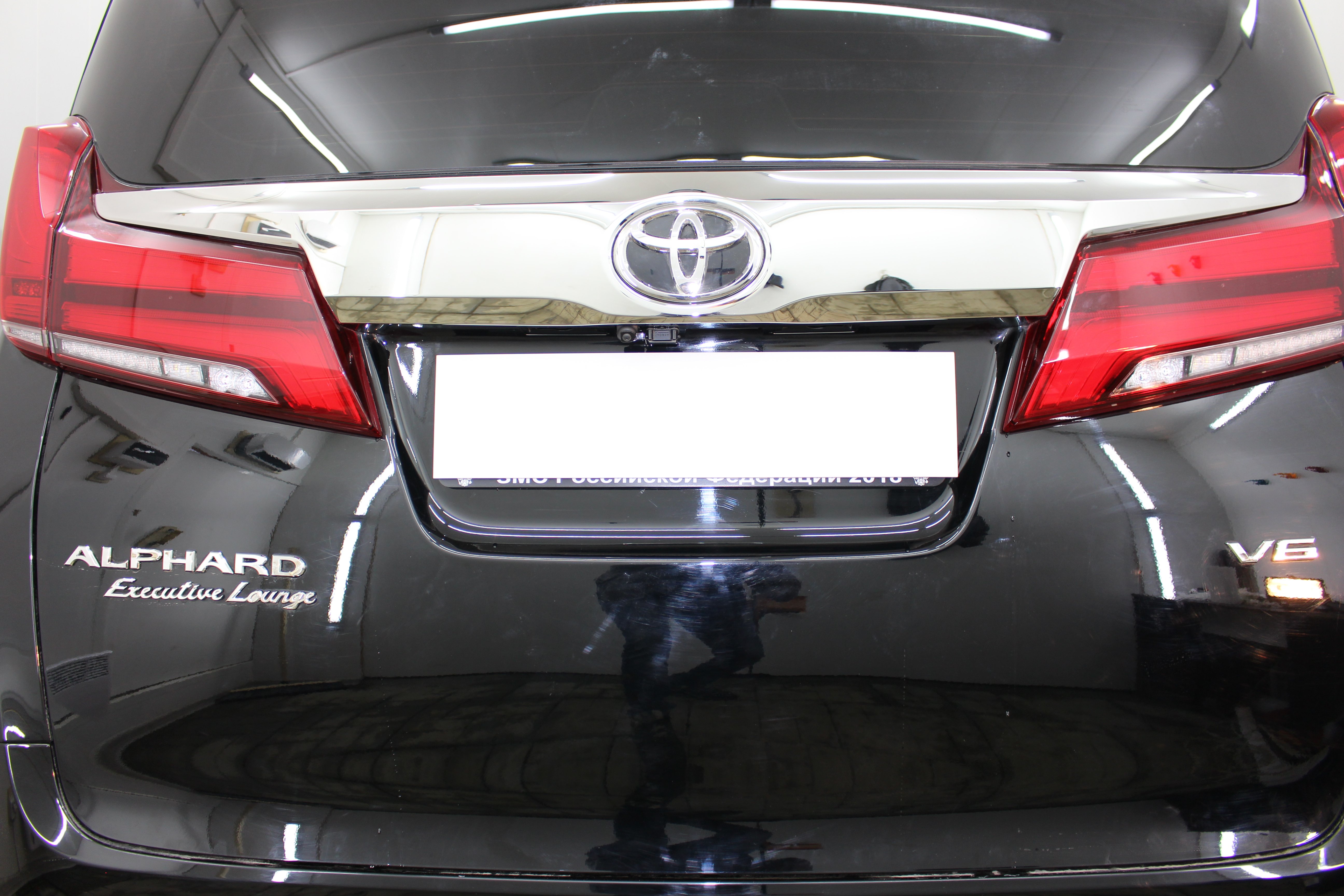 Защита камеры заднего вида для Toyota Alphard III Рестайлинг