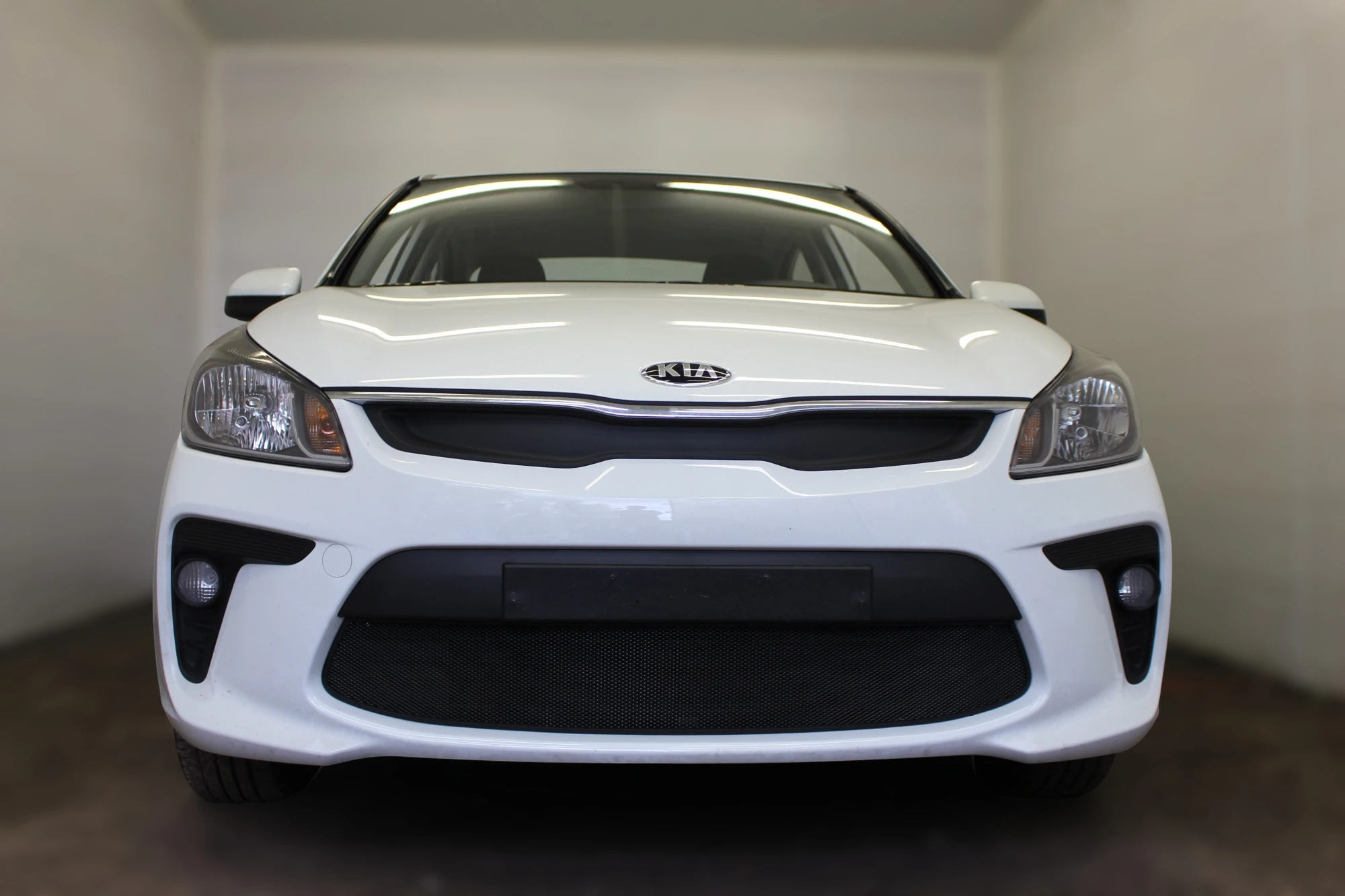 Комплект сеток black верх (заглушка без сот) и низ для Kia Rio IV