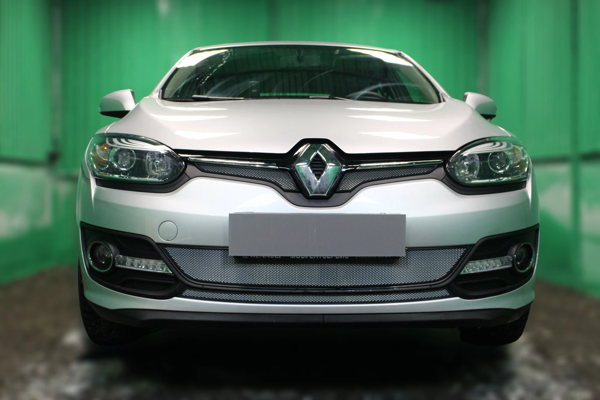 Комплект сеток chrome верх 2 части и низ 2 части для Renault Megane III Рестайлинг 2